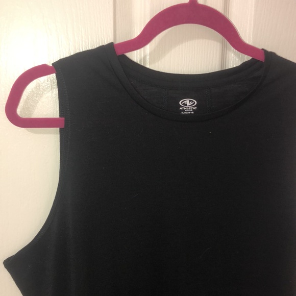 Black workout tank - Picture 2 of 3